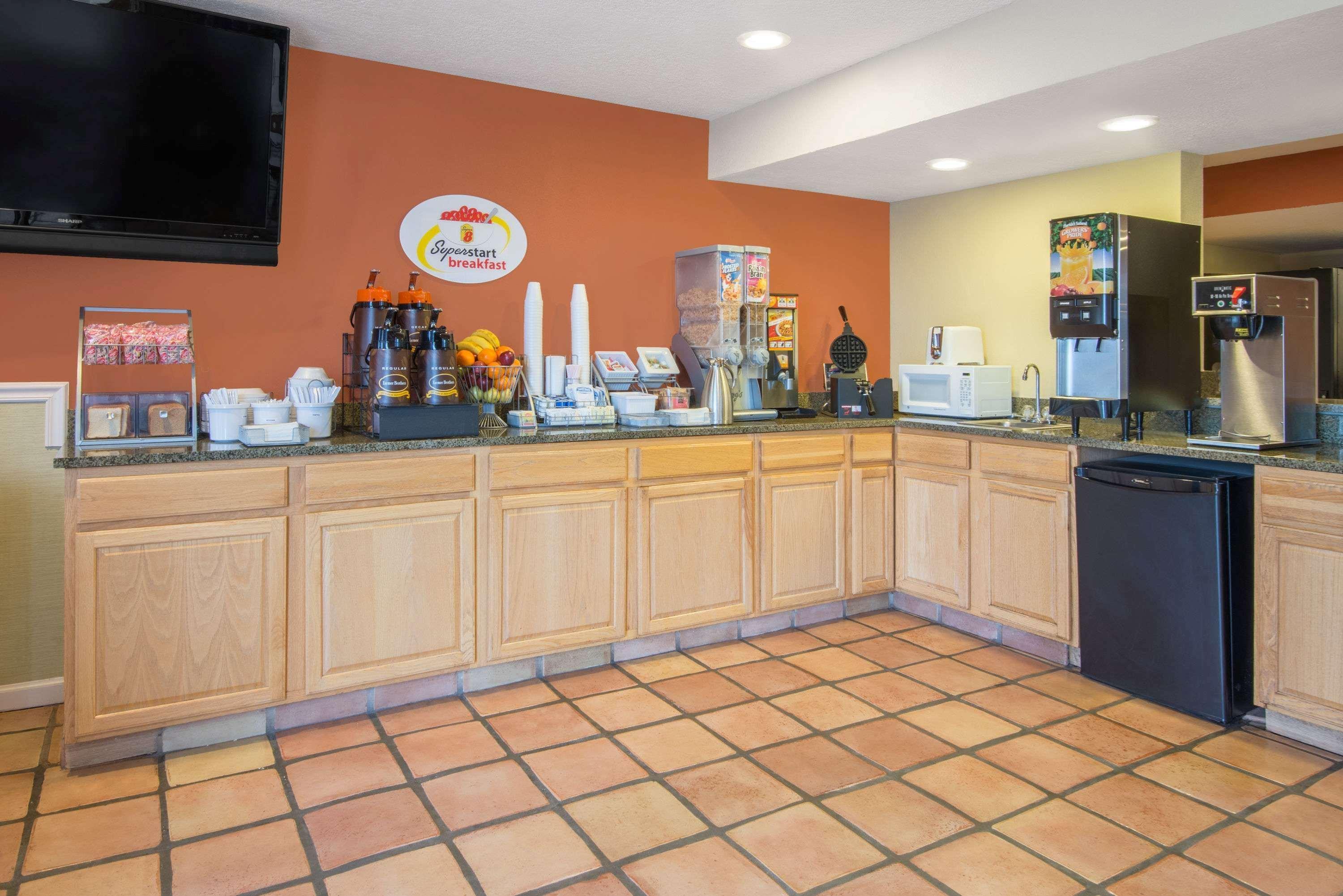 波塔利斯速8酒店 Portales 外观 照片